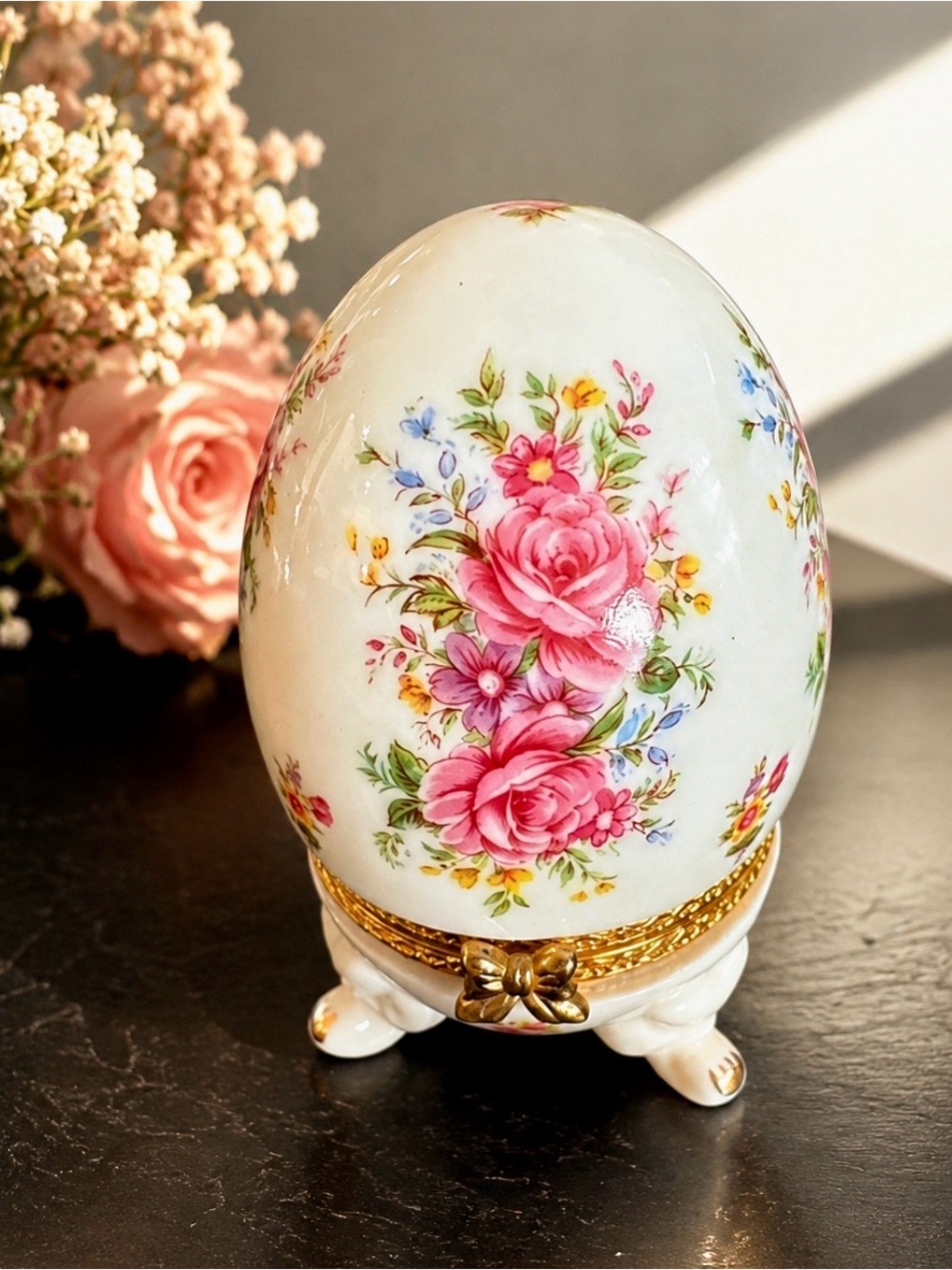Beautiful porcelain jewelry box roses